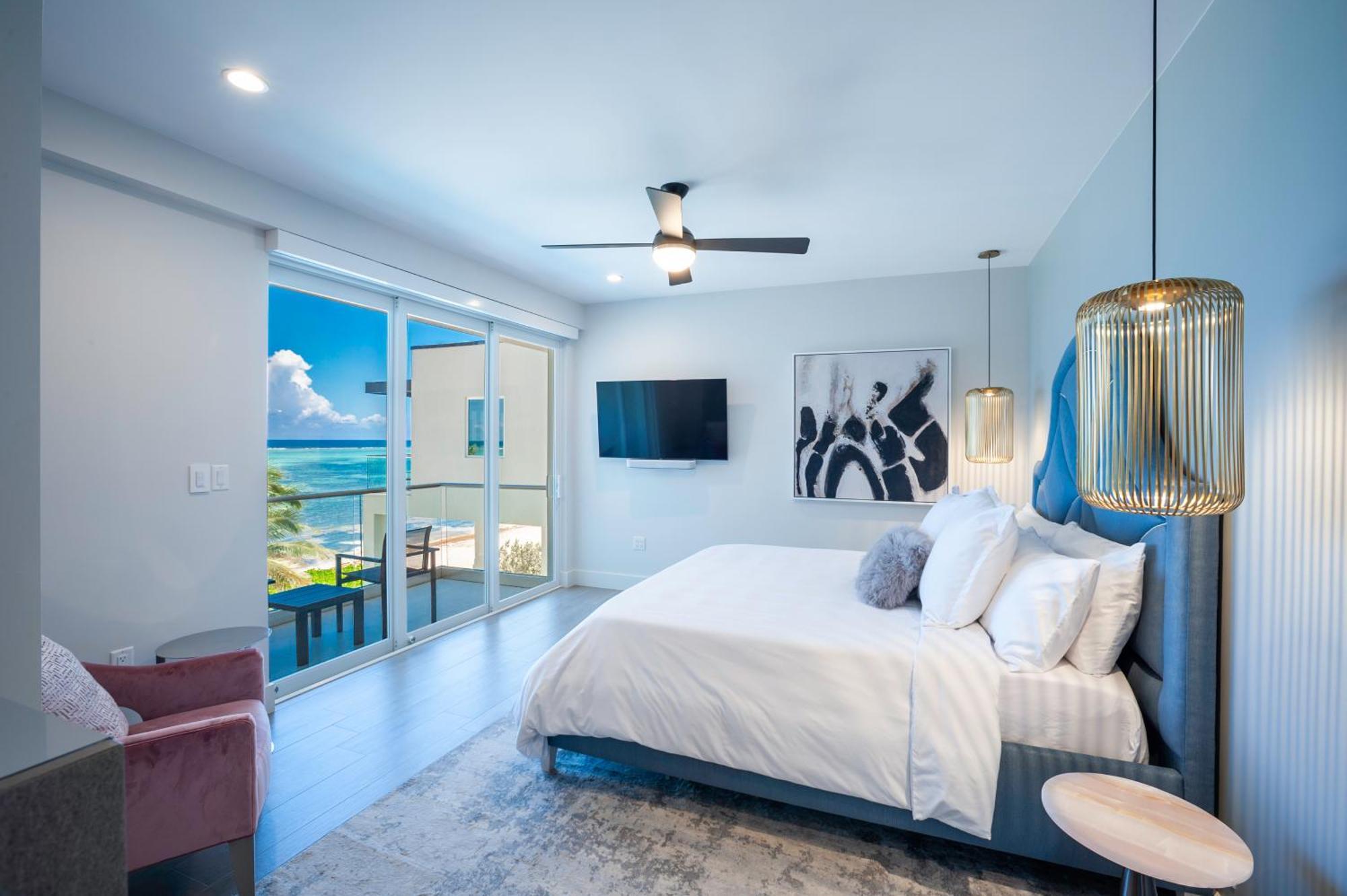 Black Urchin Boutique Resort Bodden Town Bilik gambar