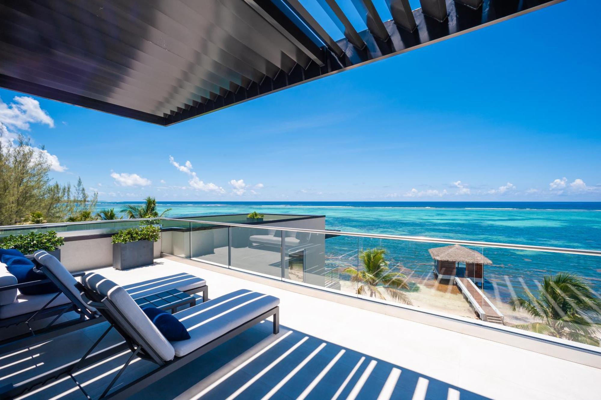 Black Urchin Boutique Resort Bodden Town Bilik gambar